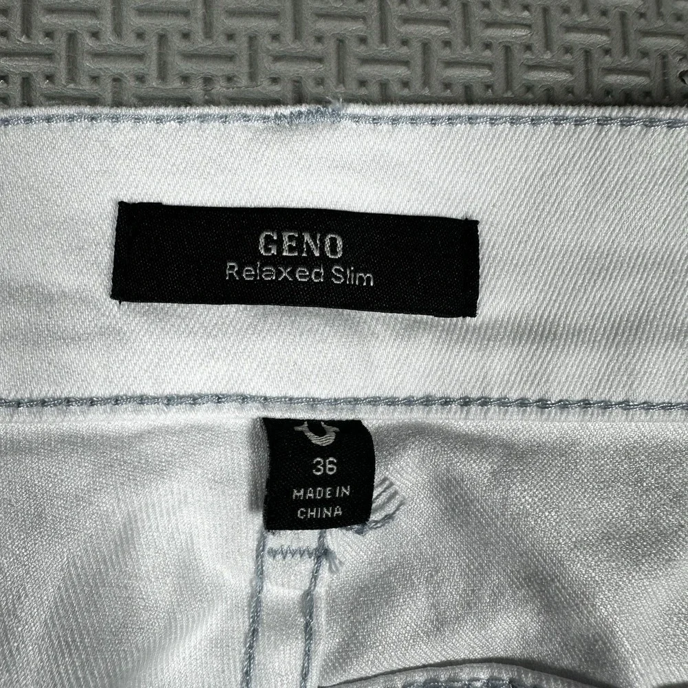 NEW True Religion Jeans Mens 36x32 (Fits 38) White Denim Geno Relaxed Slim $159
